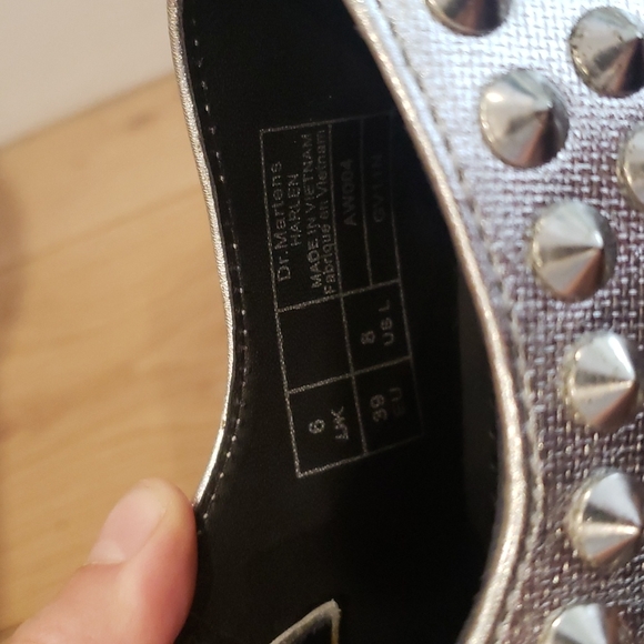 Like new rare w/box Harlen studded silver spikes Dr Martens sz 8 - Picture 6 of 9
